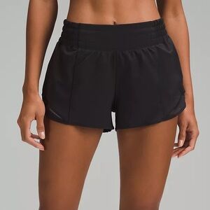 Lululemon Hotty Hot 2.5” Shorts